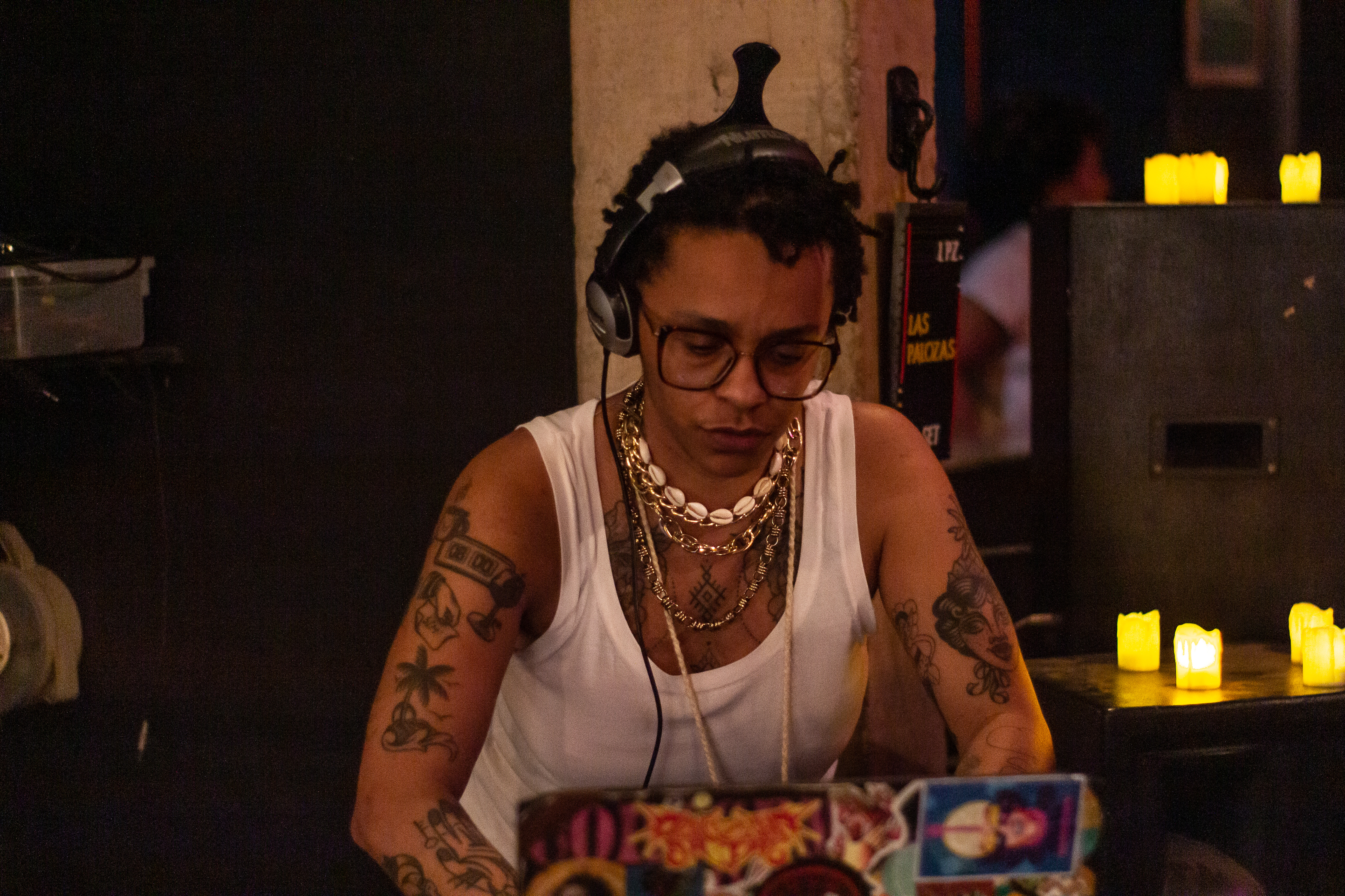 MUTHA publica documentário sobre transmasculines na cena drag brasileira