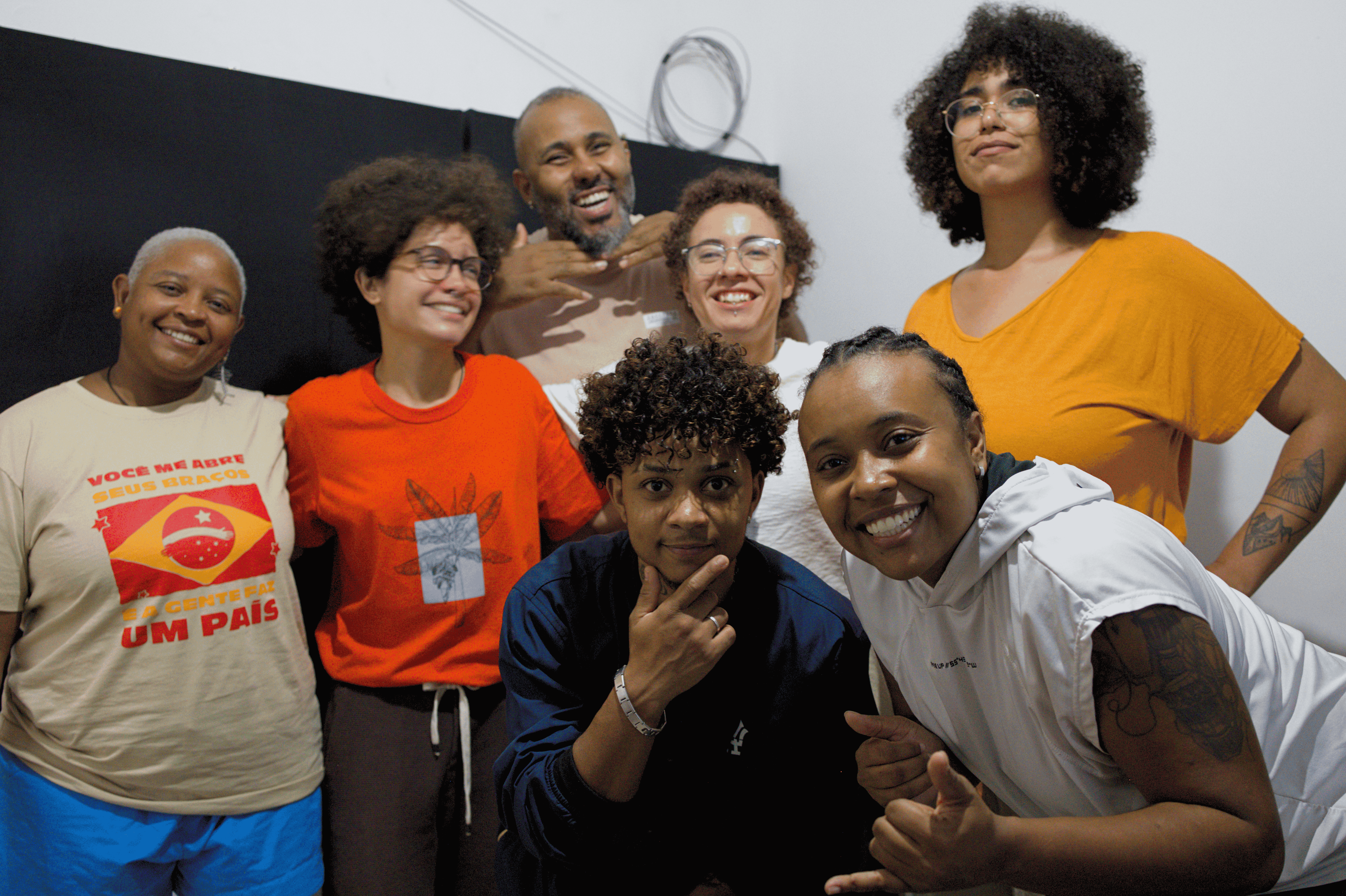 Com Marcelo Veronez, Cléo Ventura e grande elenco, EP Musicovivênvias Queers traduz dores, amores, lutas e vitórias num disco repleto de poesia e resistência